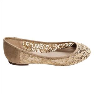 ZIGI Soho Lace Ballet Flats